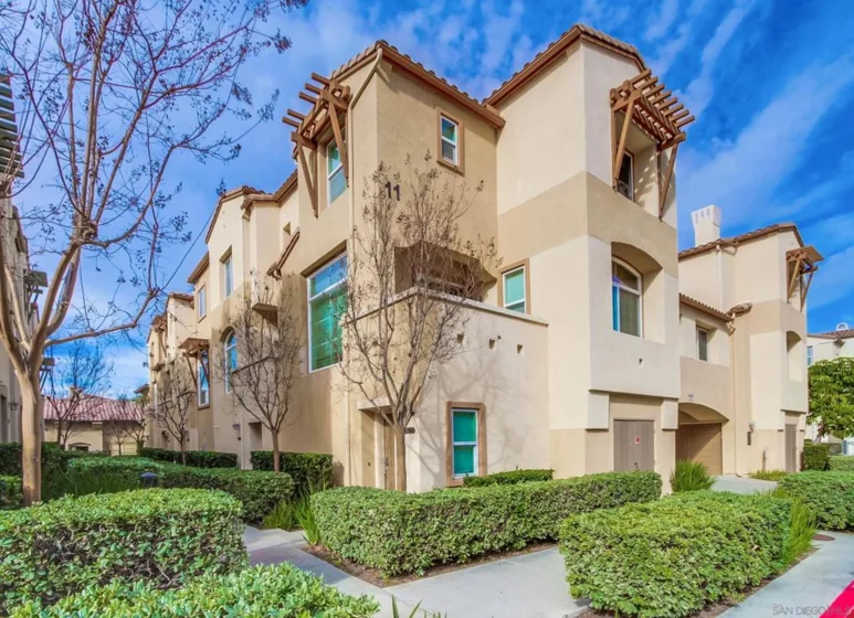 457 Almond Road photo 1