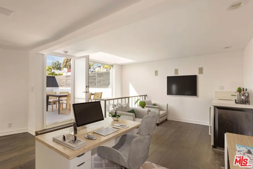 1129 Larrabee Street #14 photo 6