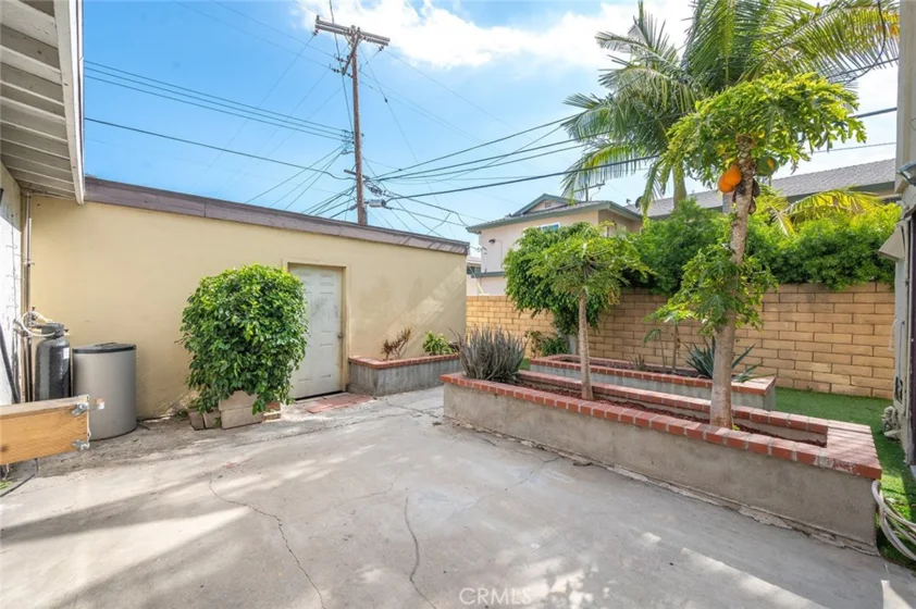 1804 W Glenoaks Avenue photo 17