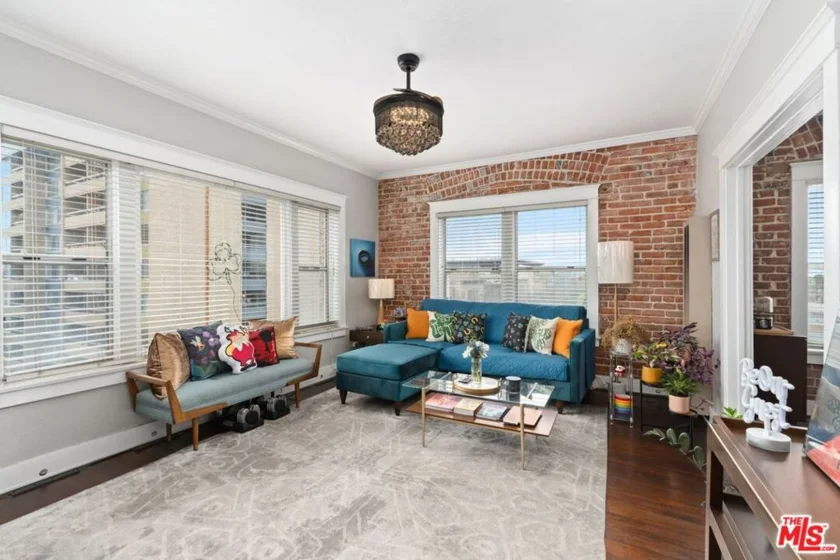 325 W 3rd Street #502 photo 6