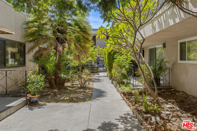 1600 N Hobart Boulevard #15 photo 2