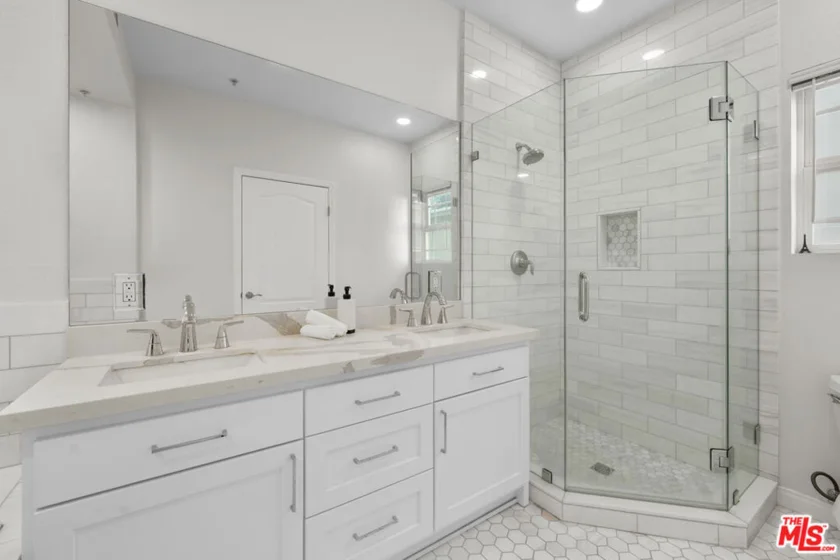 1100 S Clark Drive #203 photo 8
