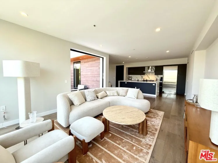 1017 N Croft Avenue #301 photo 1
