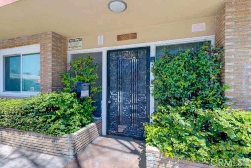 819 E 4th Street #4 photo 1