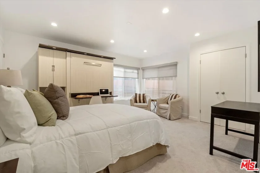 1160 Granville Avenue #108 photo 16