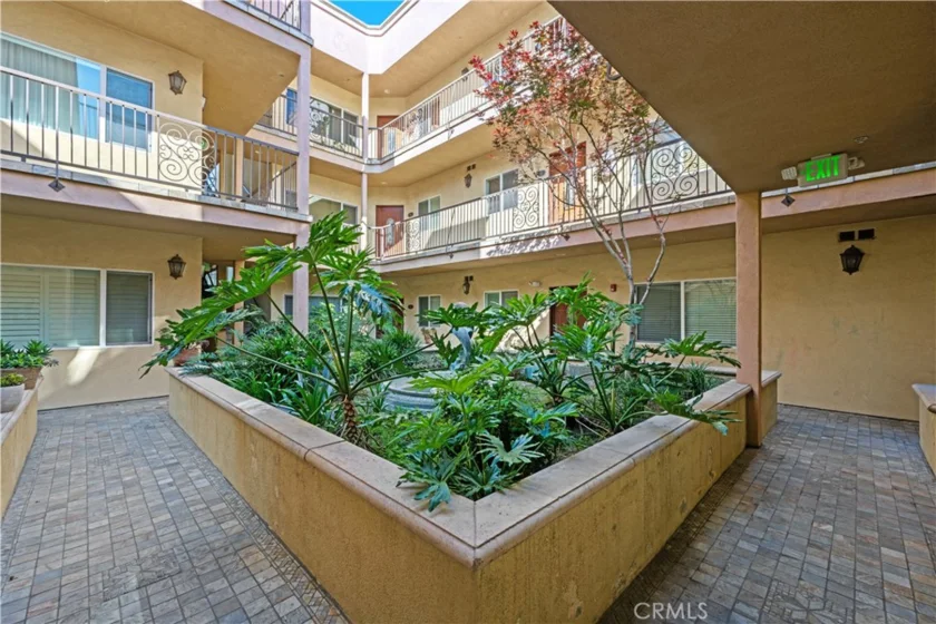626 E Orange Grove Avenue #301 photo 31