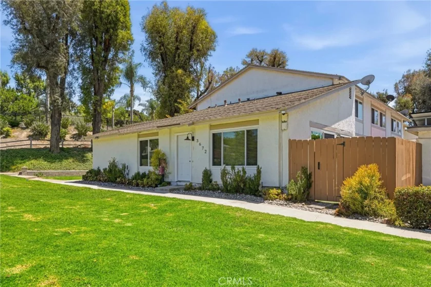 3672 Harbor View Way photo 1