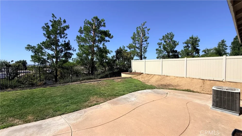 42641 Hussar Court photo 18