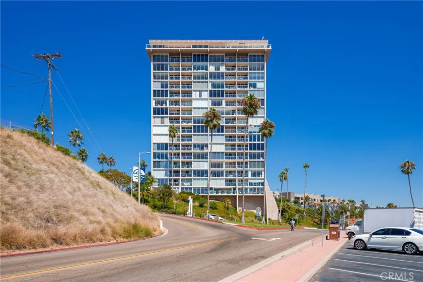 1200 N Harbor Drive #4B photo 1