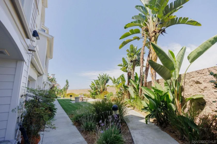 810 Harbor Cliff Way #230 photo 46