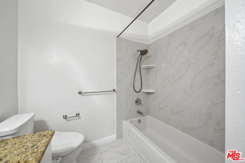 533 S St Andrews Place #313 photo 11