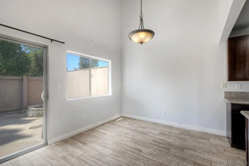 440 Parkside Drive photo 38