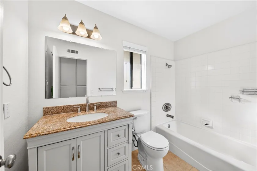25261 Tanoak photo 28