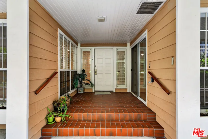 4338 Redwood Avenue #B114 photo 1