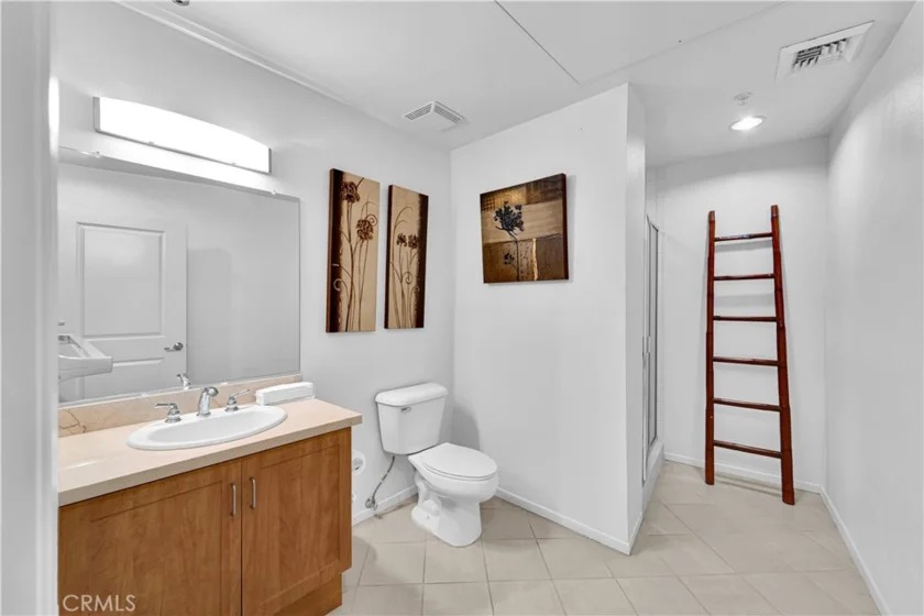 267 S San Pedro #218 photo 41