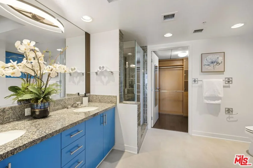 13700 Marina Pointe Drive #809 photo 20