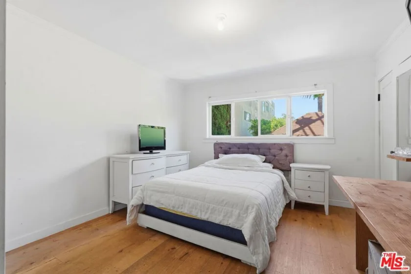 625 N Flores Street #104 photo 13