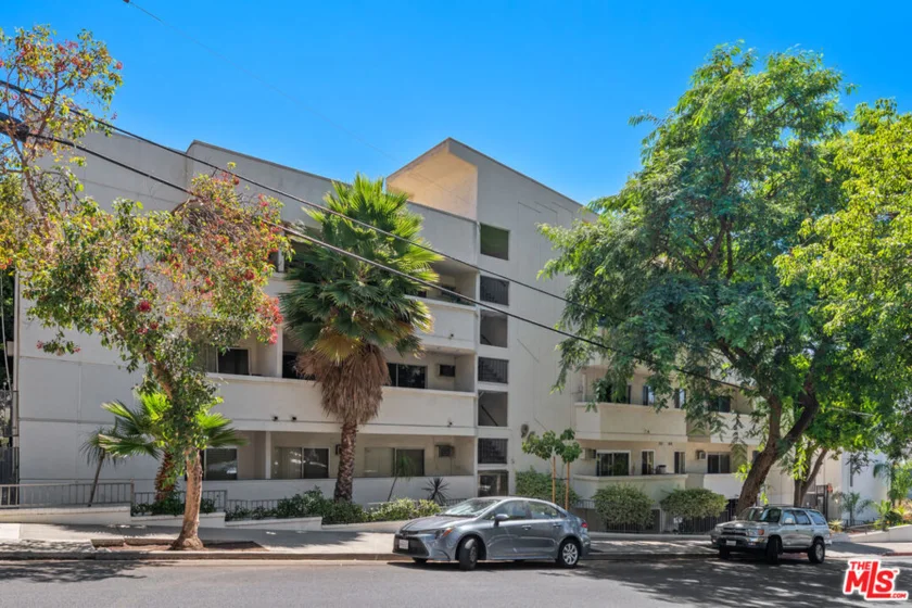 960 Larrabee Street #328 photo 1