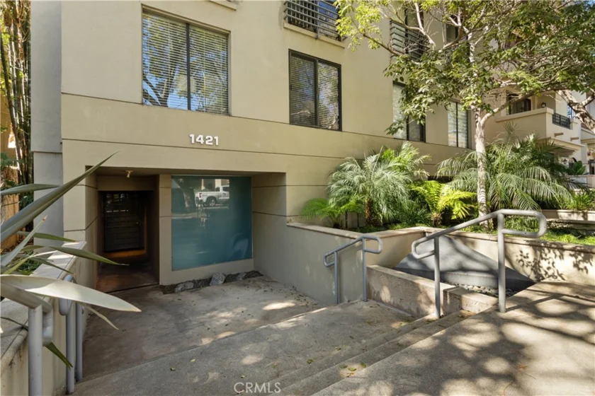 1421 Greenfield Avenue photo 3