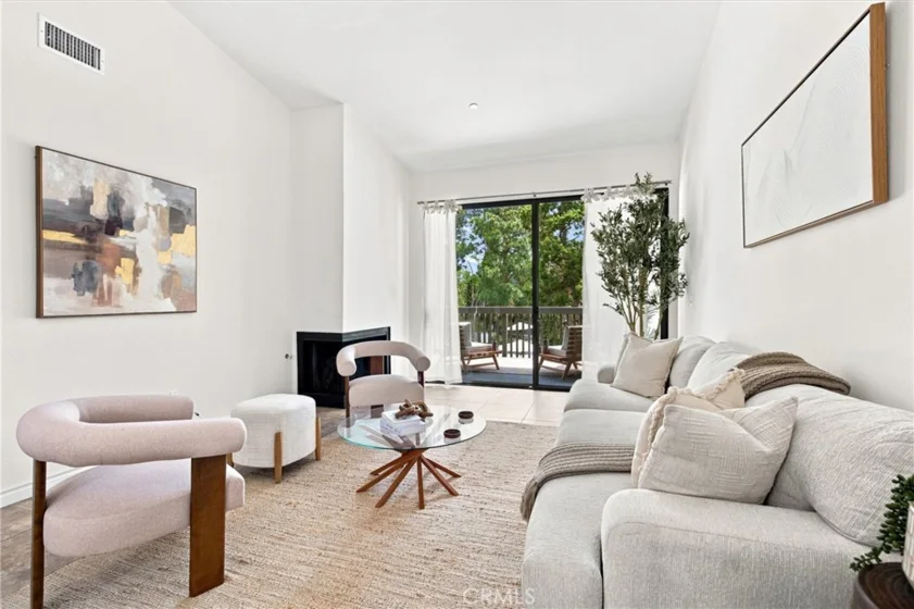 2538 W Macarthur Boulevard ##J photo 2