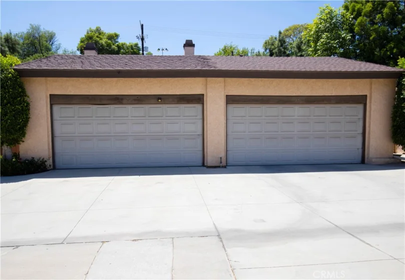 8430 Winnetka Avenue #20 photo 24
