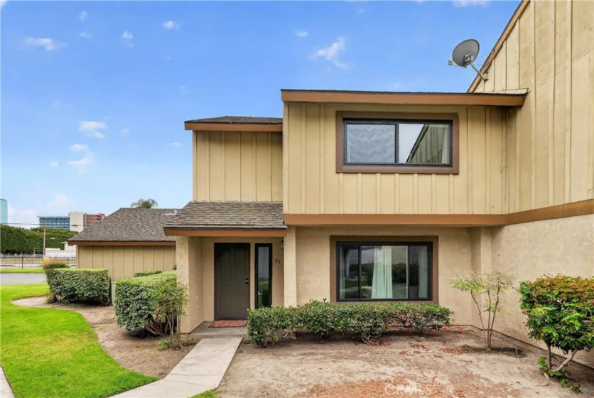 1311 W Cerritos Avenue #89 photo 1
