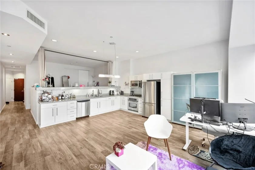 1100 Wilshire Boulevard #2607 photo 8