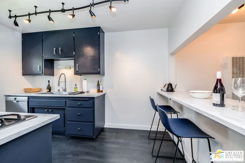 241 S Avenue 57 #123 photo 3
