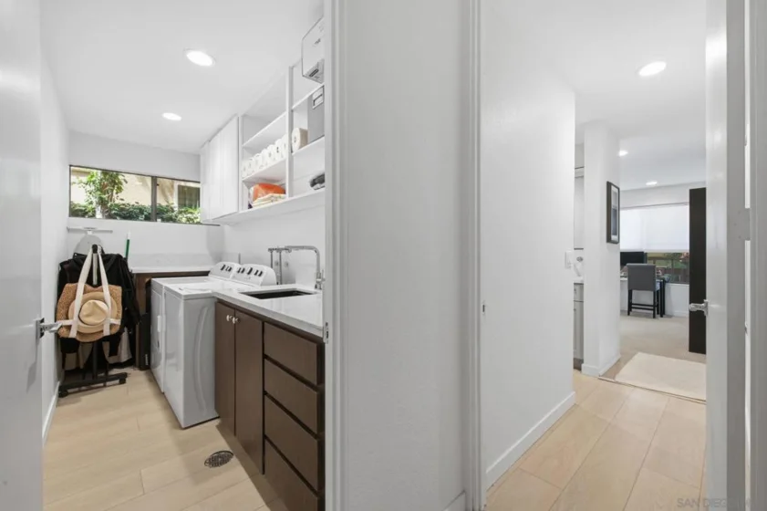 2928 Lawrence photo 34