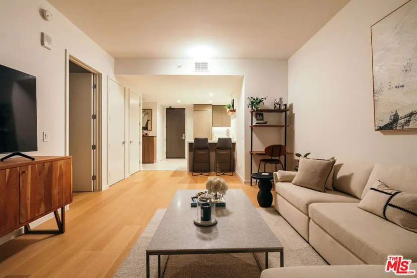 889 Francisco Street #1801 photo 14