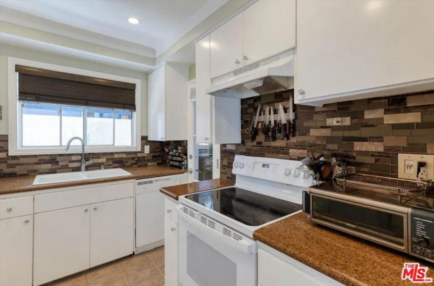 1734 N Fuller Avenue #307 photo 4