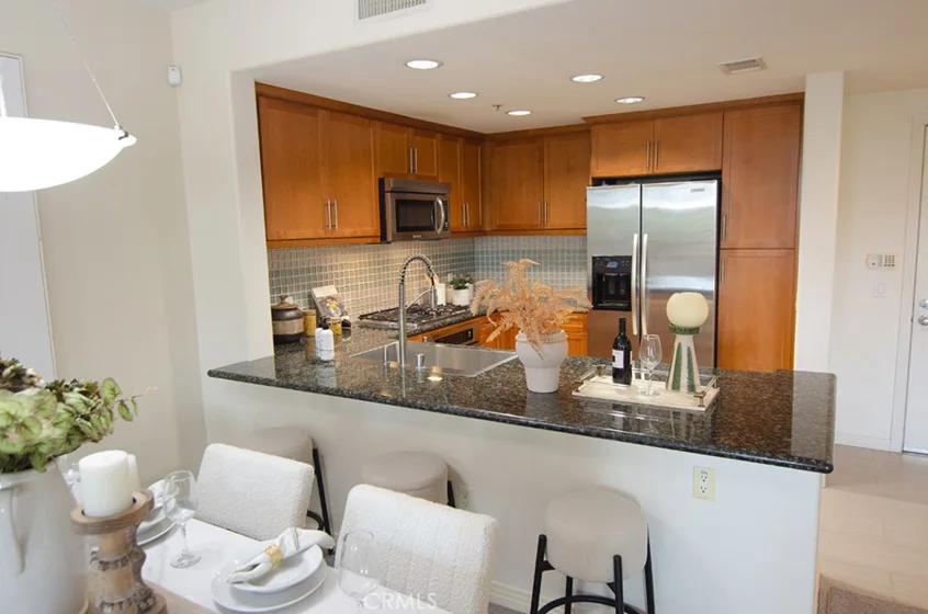 931 E Walnut Street #316 photo 13