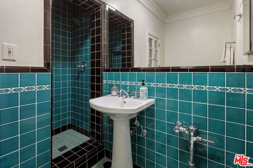 1345 N Hayworth Avenue #2 photo 14