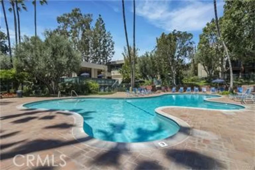 424 N Bellflower #101 photo 14