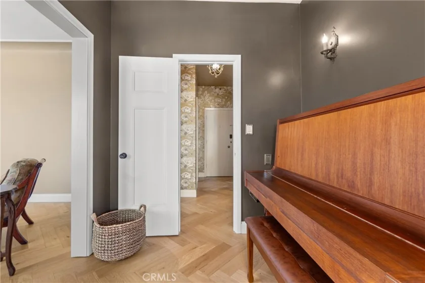 800 E Ocean Boulevard #201 photo 22