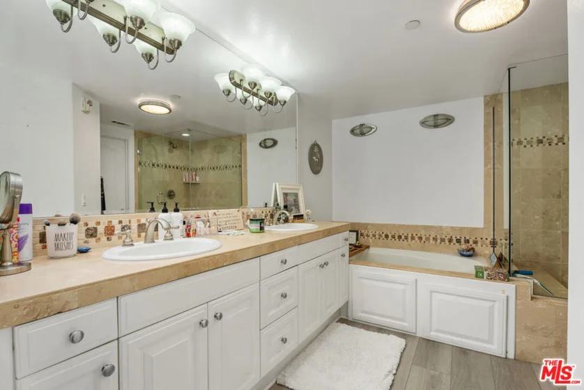 1000 E Ocean Boulevard #104 photo 30