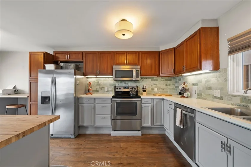 3819 East Livingston Drive #9 photo 4