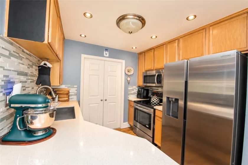 2375 Del Mar Way #101 photo 12
