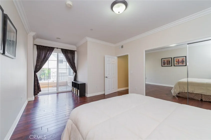 610 S Wilton Place #402 photo 21