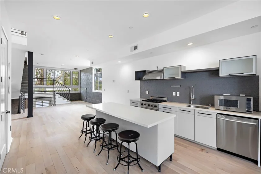 4151 Redwood Avenue #106 photo 31