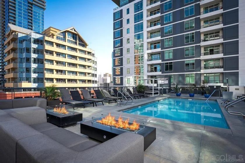 425 W Beech Street #1251 photo 18