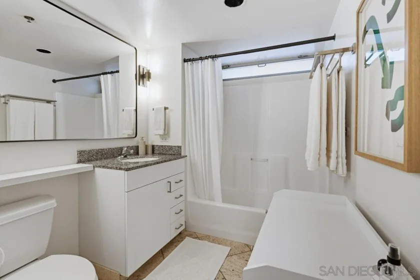 425 W Beech #428 photo 6