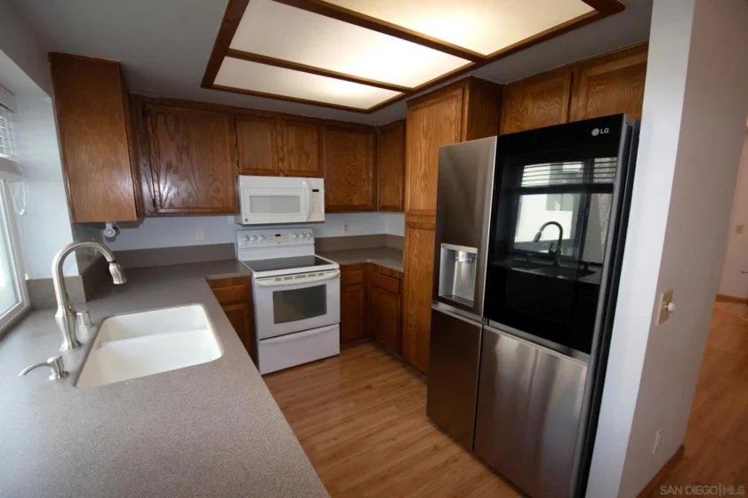 1415 Summit Drive photo 4