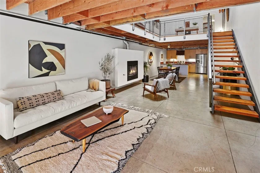 849 Pine Avenue #C photo 1