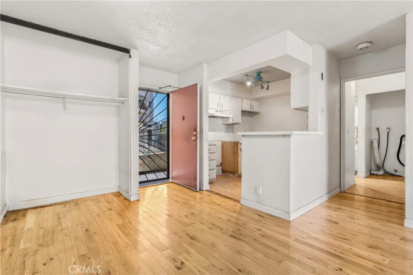 1119 Albany #106 photo 7