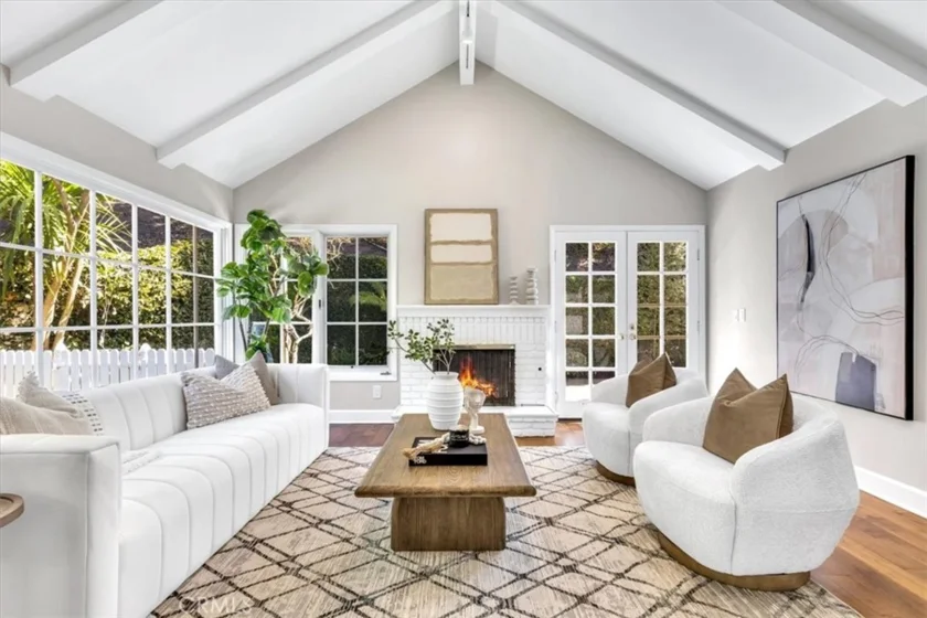 33972 Cape Cove photo 1
