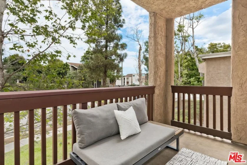 5625 Cambridge Way #203 photo 10