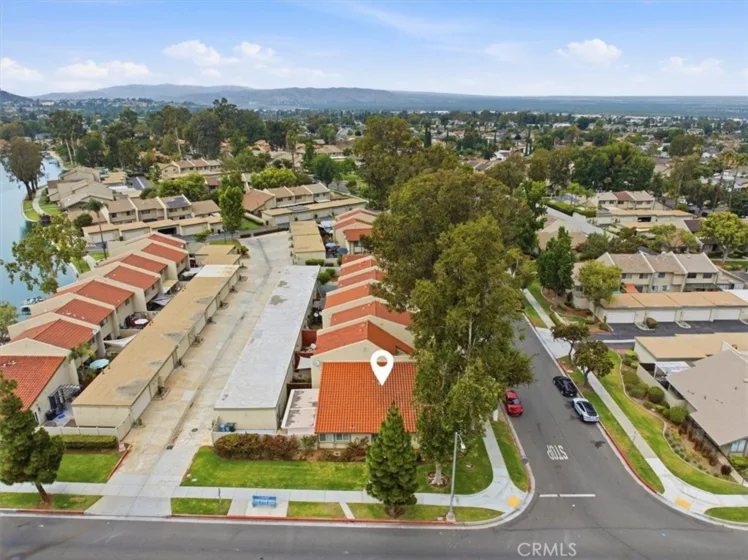 1304 Camelot Drive photo 6