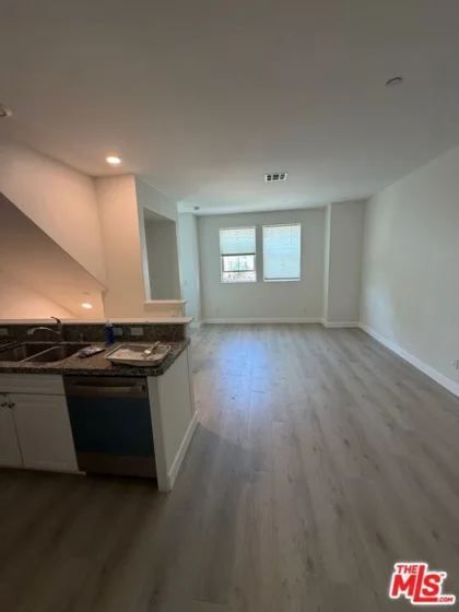 14120 W Willow Lane photo 14