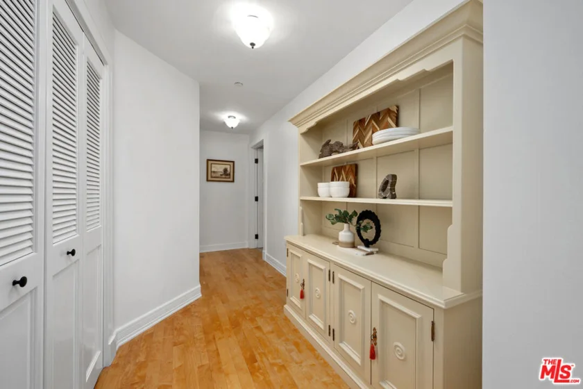 411 N Oakhurst Drive #305 photo 26